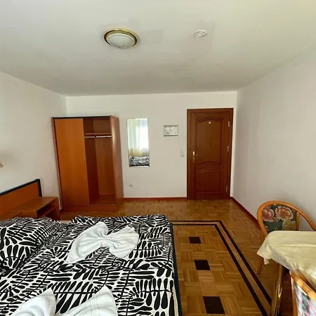 Appartement Doppelbett Mit Einzel Bett 2