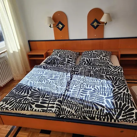 Doppelbett Mit Einzel Bett 2 *