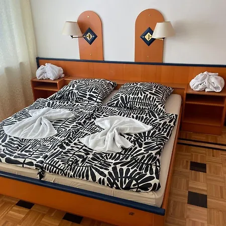 Appartement Doppelbett Mit Einzel Bett 2